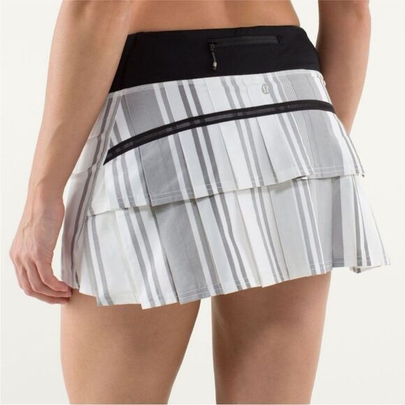 Lululemon Run: Pace Setter Skirt Groovy Stripe Nimbus / Black Size 6 rare - Picture 1 of 10